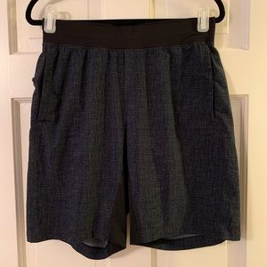 Men’s Lululemon Patterned Shorts size M